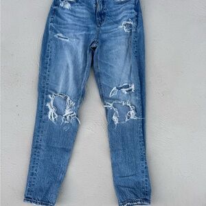 AE Mom Jeans light wash size 0